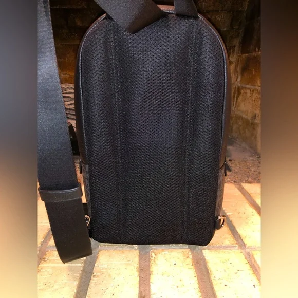 💥Moving to @the_bag_guy💥Michael Kors - Mason Varsity Stripe Sling Pack - Picture 7 of 16